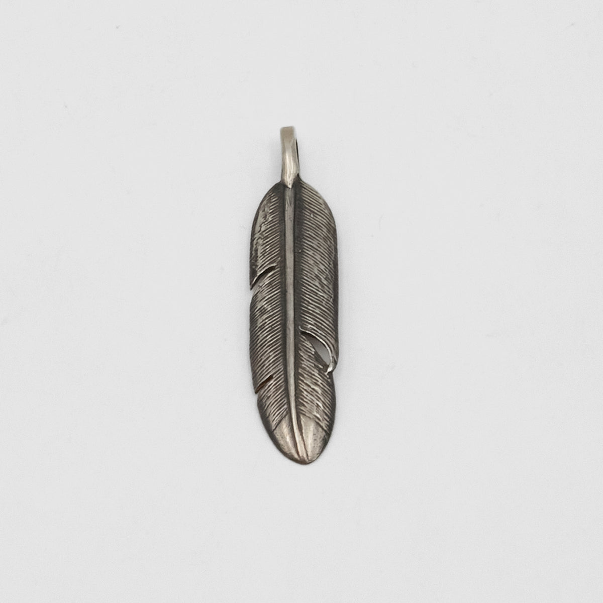 Vintage Jewelry Small Feather Pendant