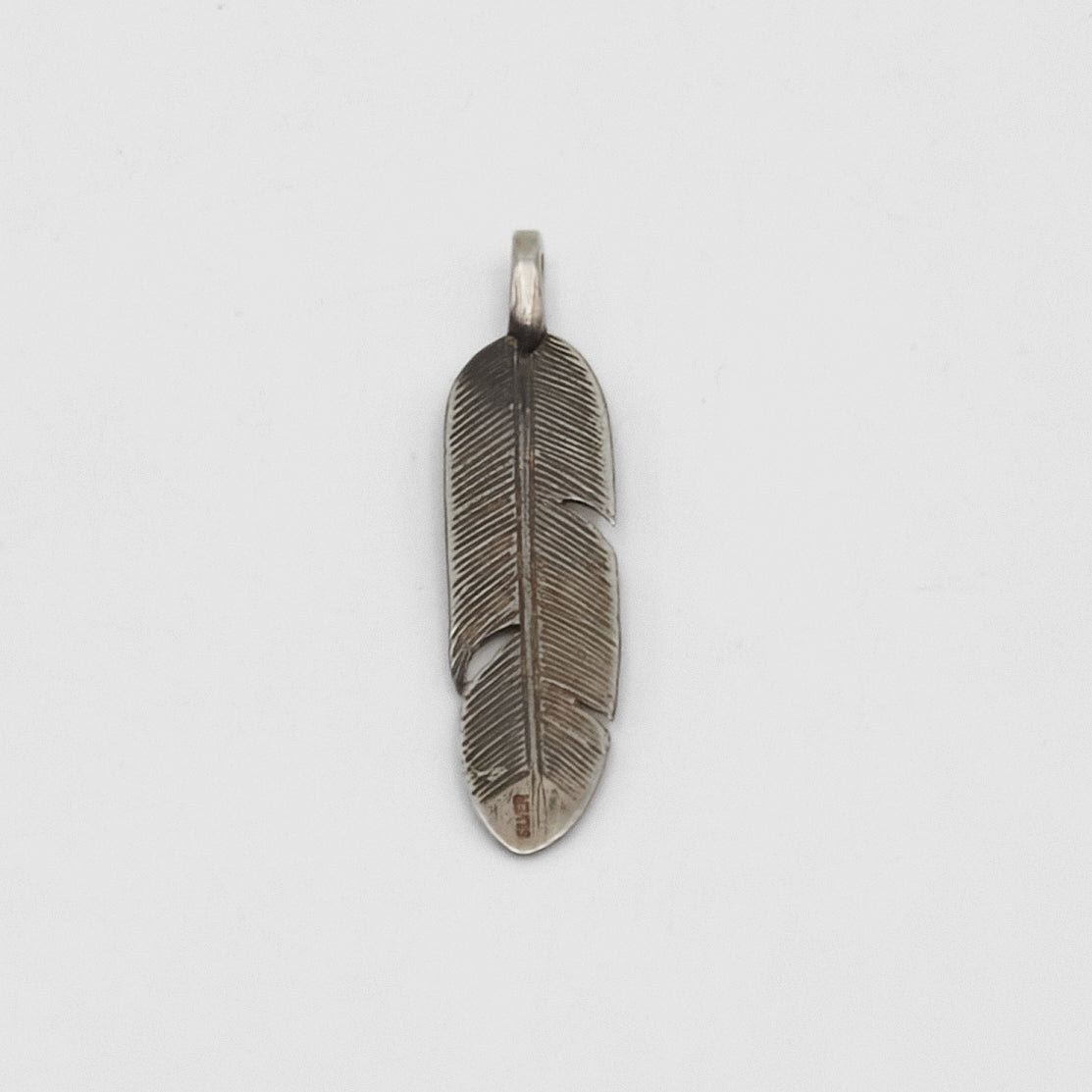 Vintage Jewelry Small Feather Pendant
