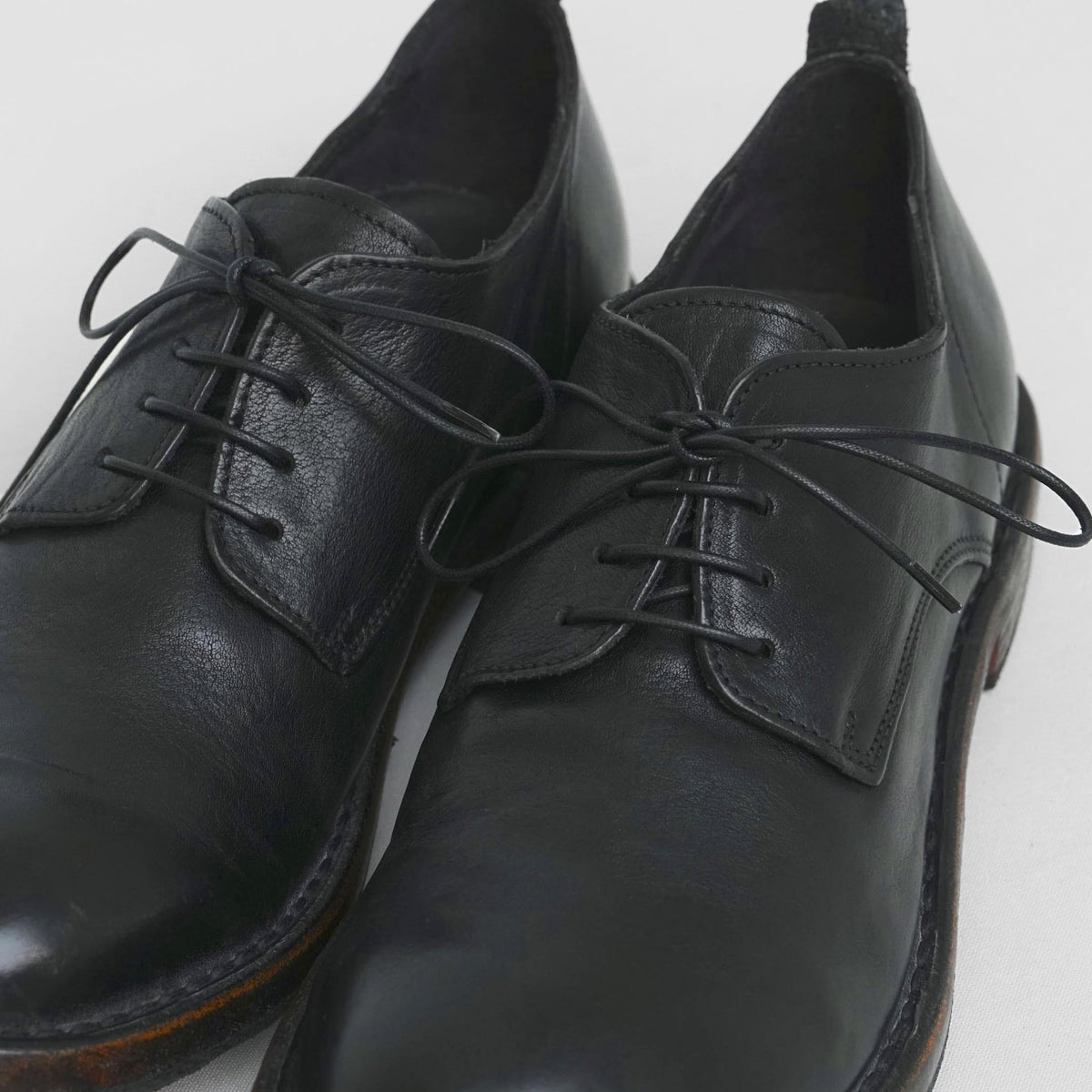 Moma Washed Leather Classic Blutcher Dress Shoes