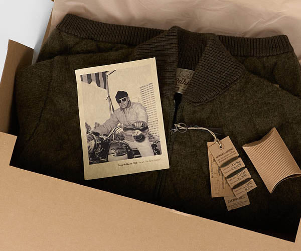 Rakki open packaging with photo inspiration of Steve McQueen