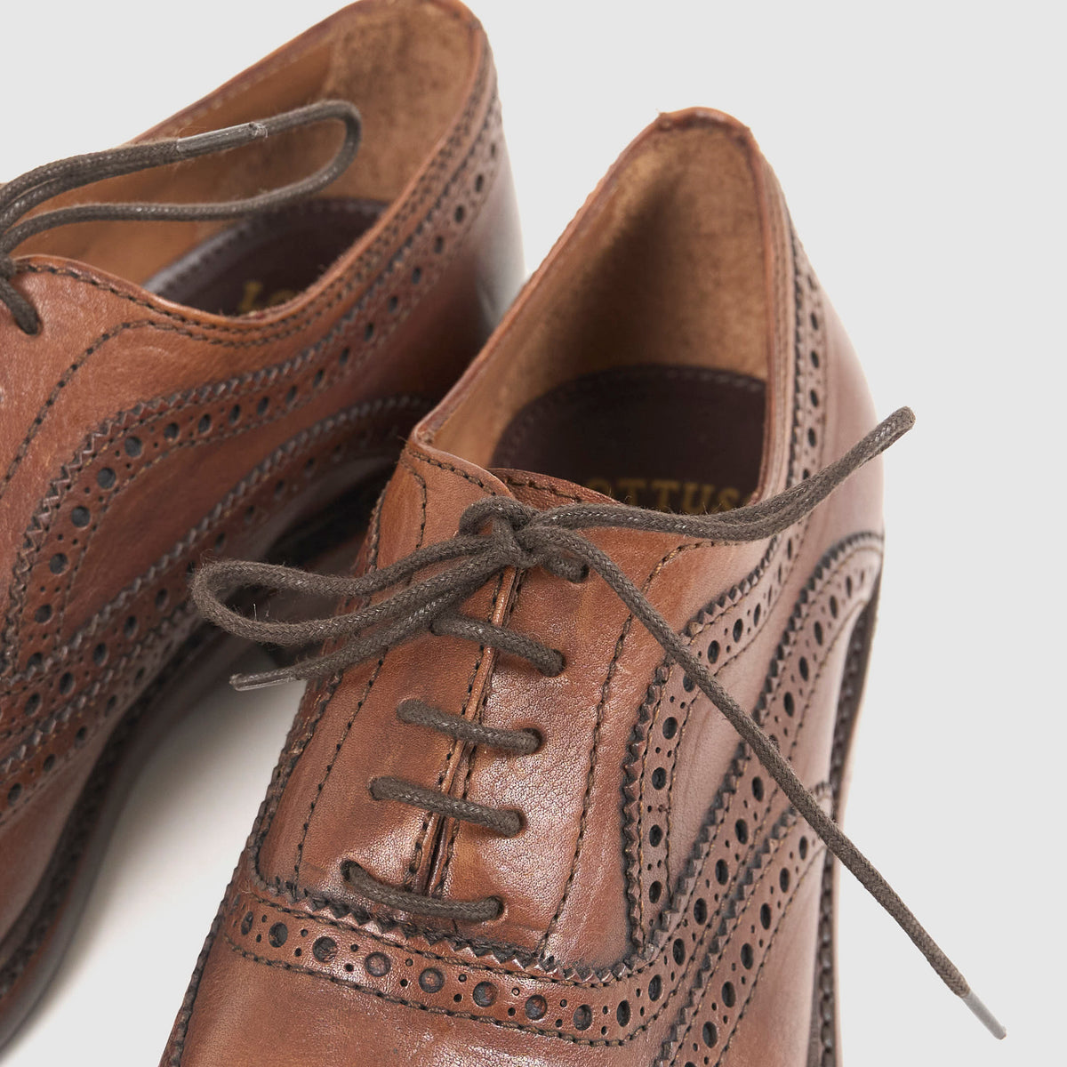 Lottusse Brogues Shoe