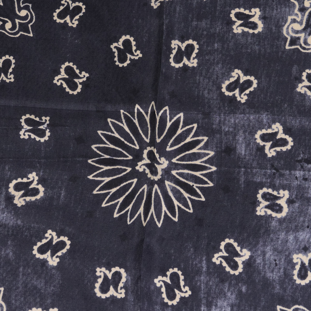 Golden Goose Large Silk Bandana - DeeCee style Golden Goose Large Silk Bandana - DeeCee style