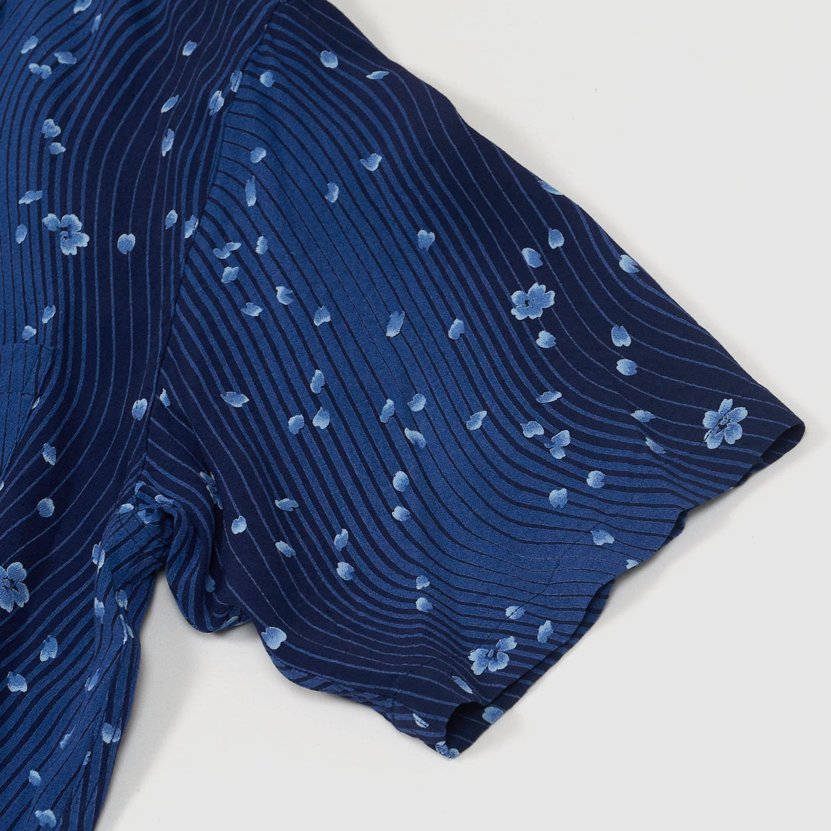 Blue Blue Japan Short Sleeve &quot;Minamo Sakura&quot; Aloha  Shirt