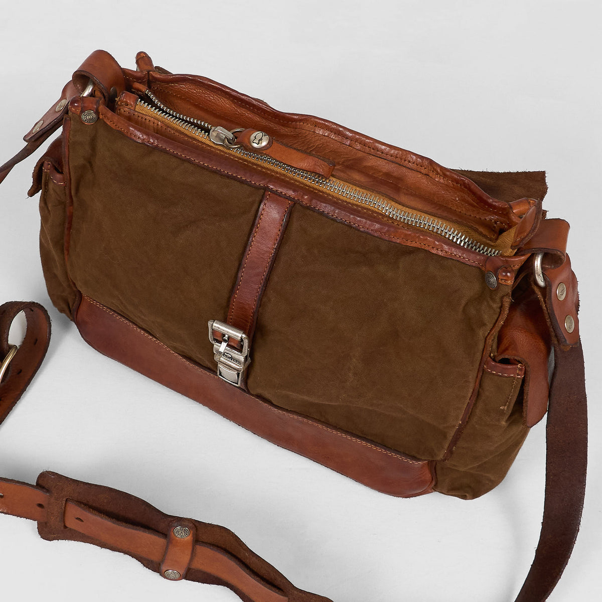 Campomaggi Canvas Leather Shoulder Bag