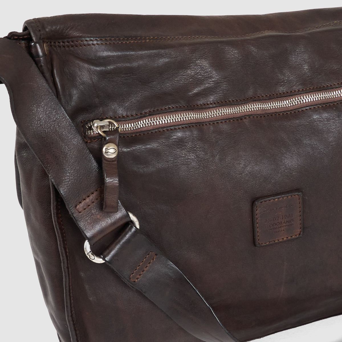 Campomaggi Crossbody Leather Shoulder Bag