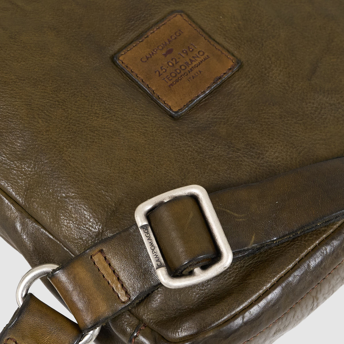 Campomaggi Small Leather Shoulder Bag