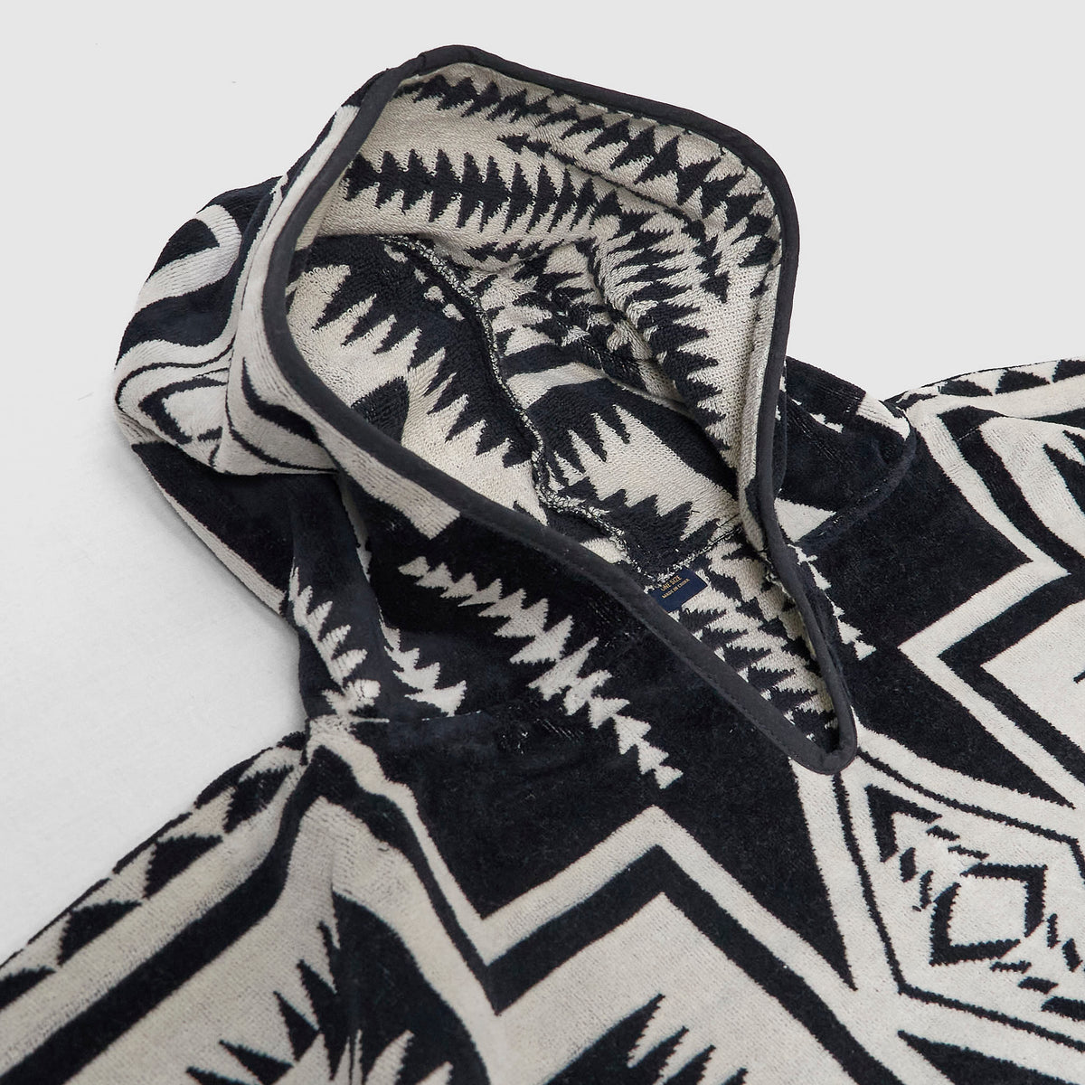 Pendleton Harding Black Hooded Towel