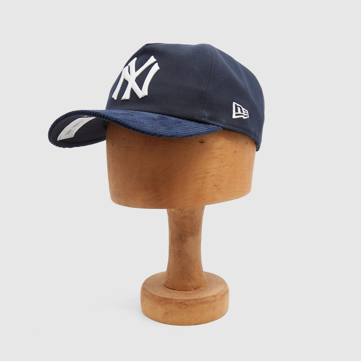 New Era 19Twenty Adjustable Yankees WS Corduroy Cap