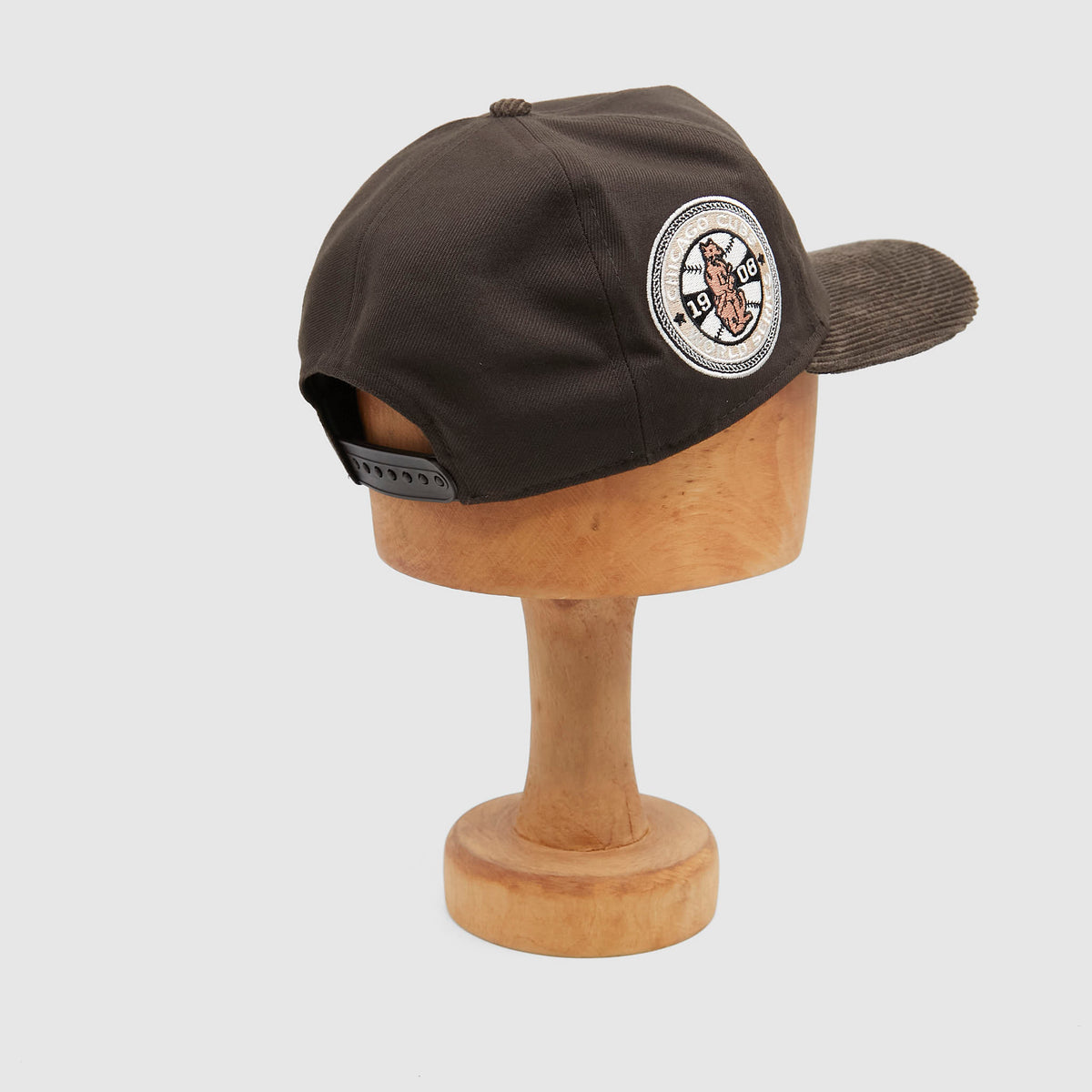 New Era 19Twenty Adjustable Chicago Cubs WS Corduroy Cap