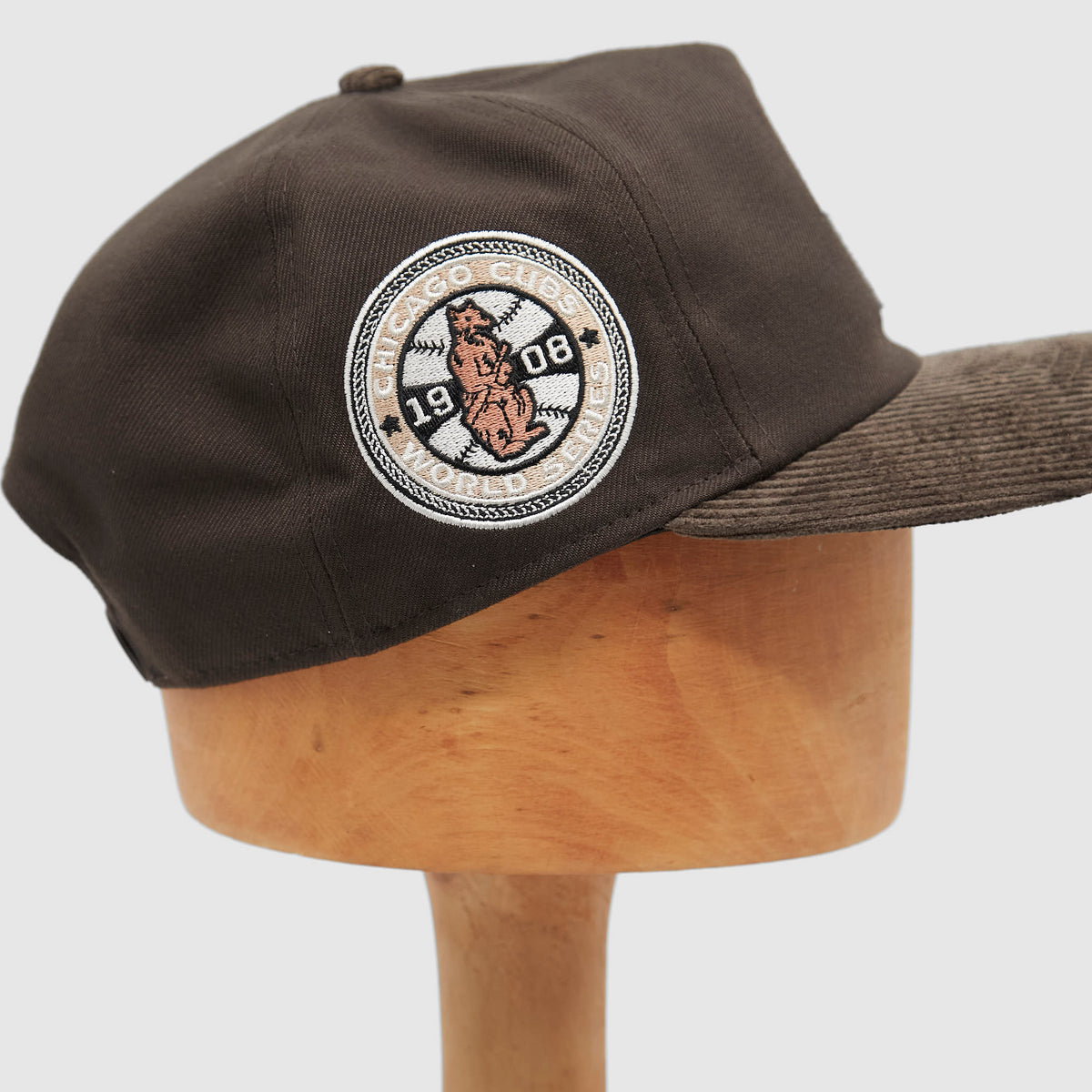 New Era 19Twenty Adjustable Chicago Cubs WS Corduroy Cap