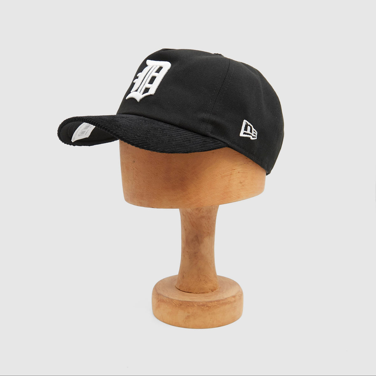 New Era 19Twenty Adjustable Detroit Tiger WS Corduroy Cap