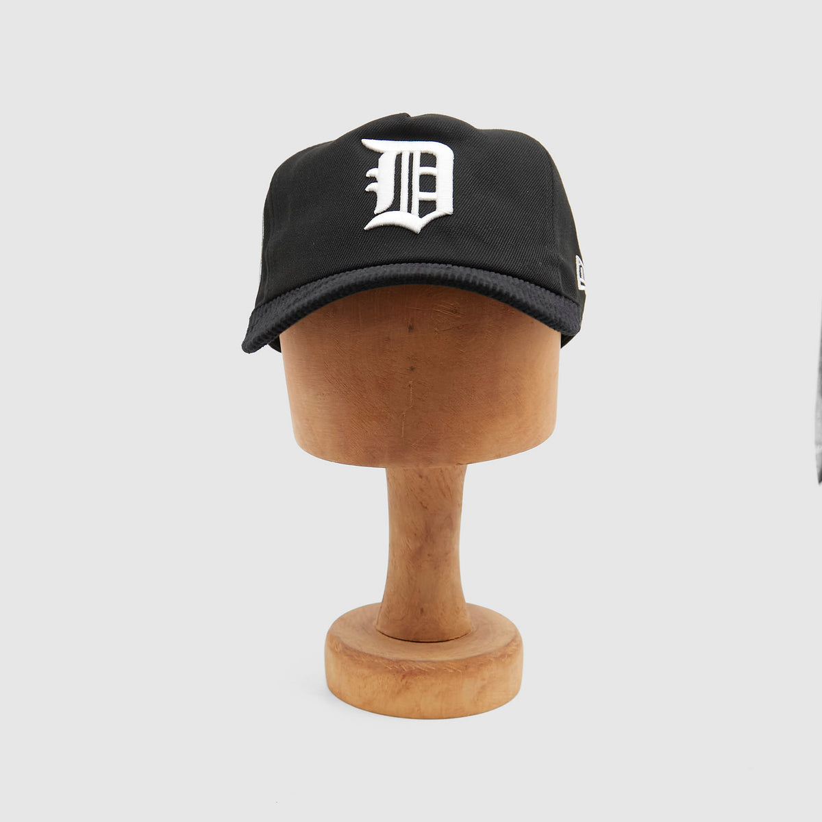 New Era 19Twenty Adjustable Detroit Tiger WS Corduroy Cap