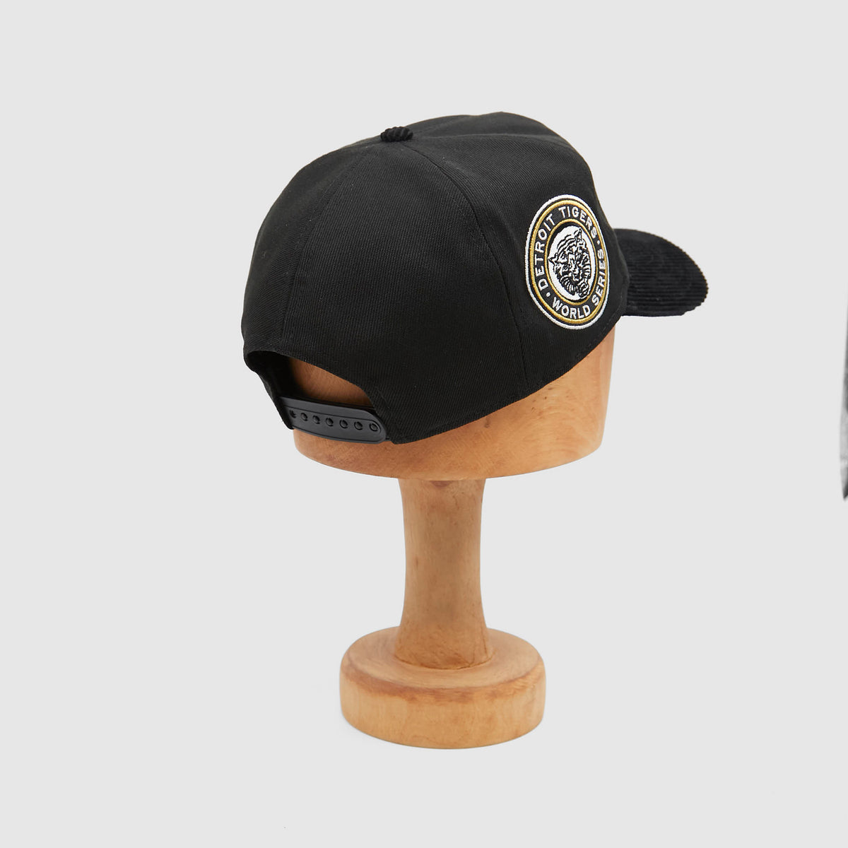 New Era 19Twenty Adjustable Detroit Tiger WS Corduroy Cap