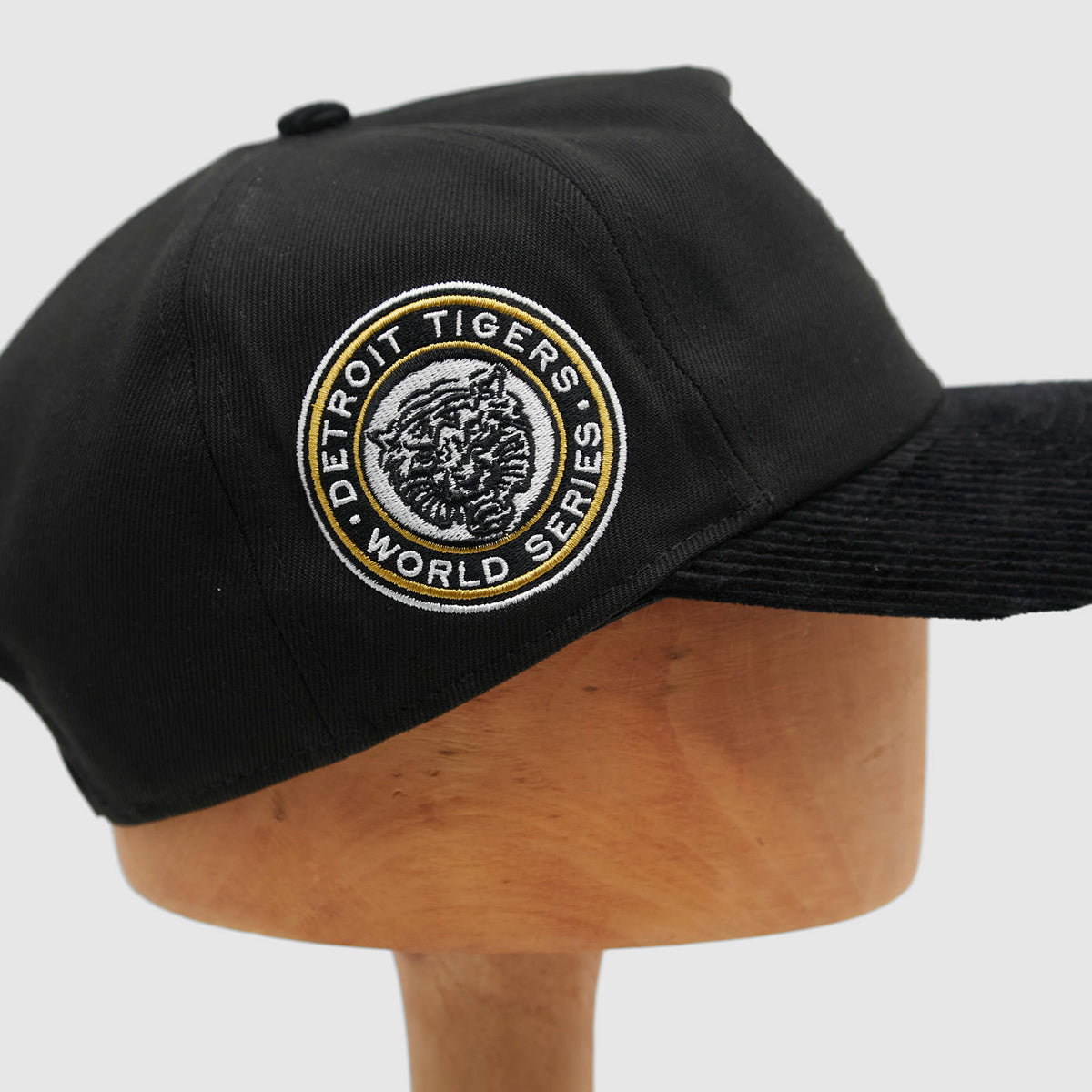 New Era 19Twenty Adjustable Detroit Tiger WS Corduroy Cap