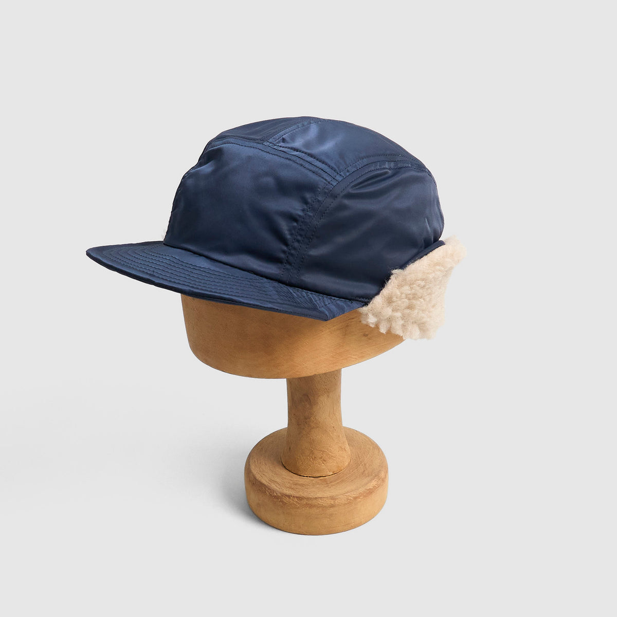 câbleami Flying Ball Earflaps Hat
