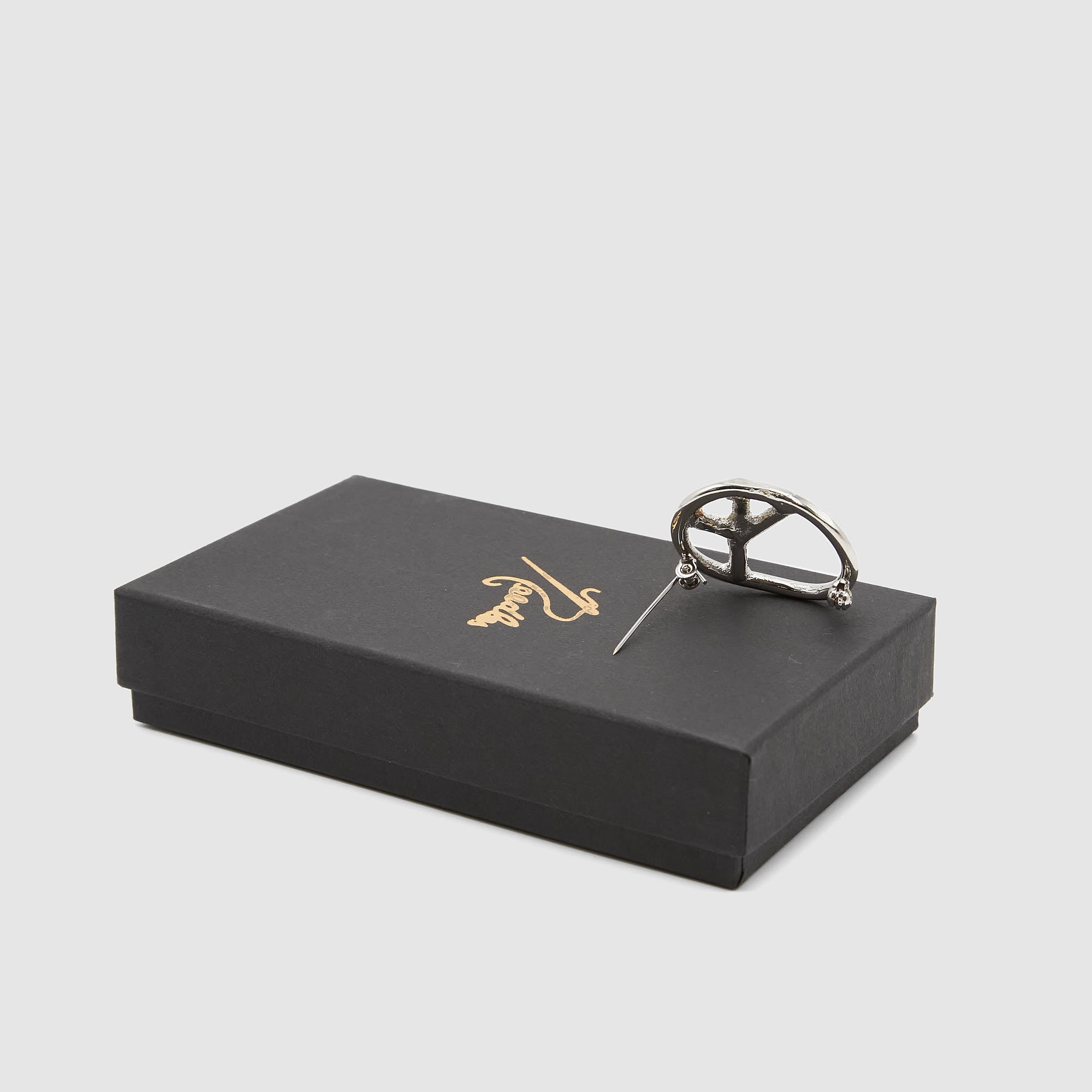 Needles Peace Brooch - DeeCee style