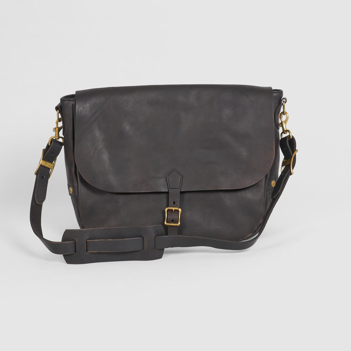 Vasco Postman Leather Shoulder Bag Large